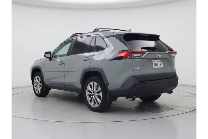$30998 : Toyota RAV4 2022 AWD XLE Pre image 2
