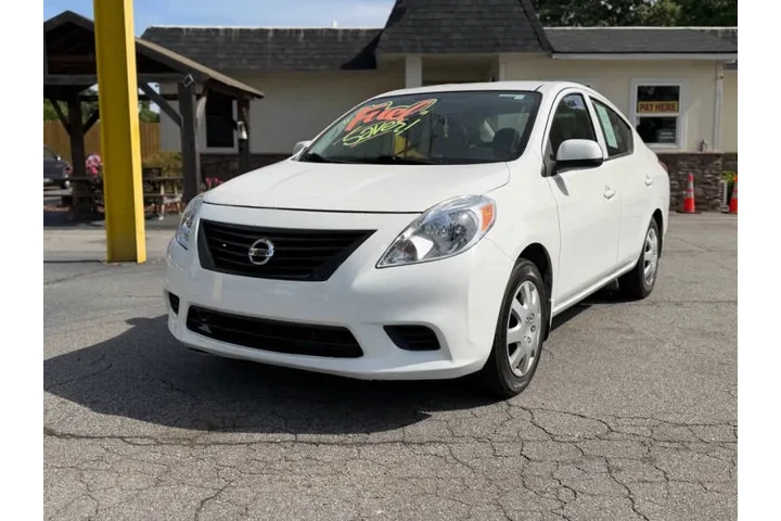 $8900 : 2014 Versa 1.6 S image 3