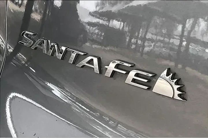 $14981 : Hyundai SANTA FE 2020 SEL 4d image 7