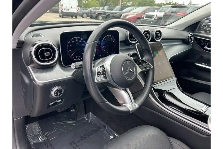 $33800 : Mercedes-Benz C-Class 2025 C image 10