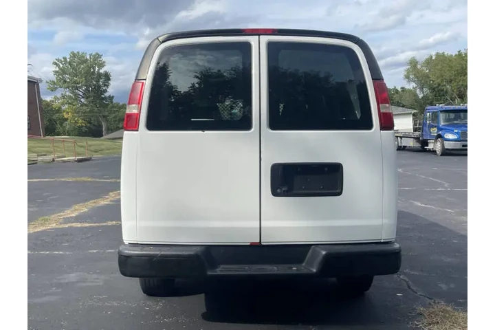 $16999 : 2018 Express 2500 image 8