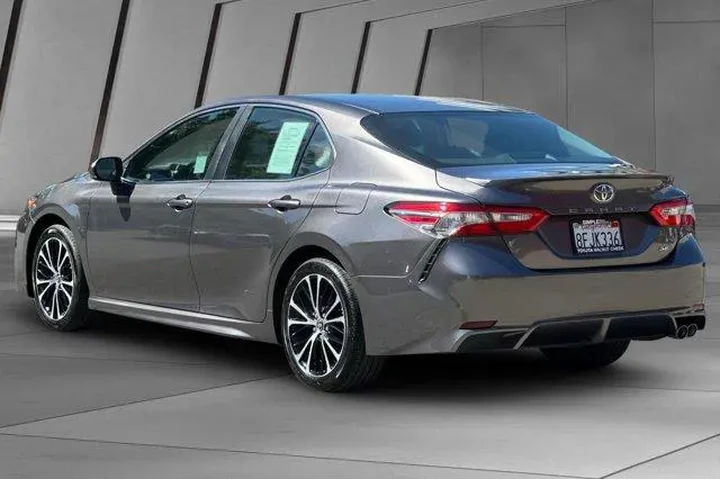 $19000 : Toyota Camry 2018 SE 4dr Sed image 10
