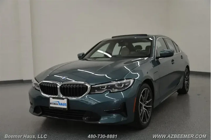 $23998 : BMW 3 Series 2021 330e 4dr S image 2
