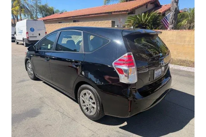 $12710 : Toyota Prius v 2017 Two 4dr image 5