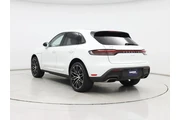 $39998 : Porsche Macan 2022 AWD 4dr S thumbnail