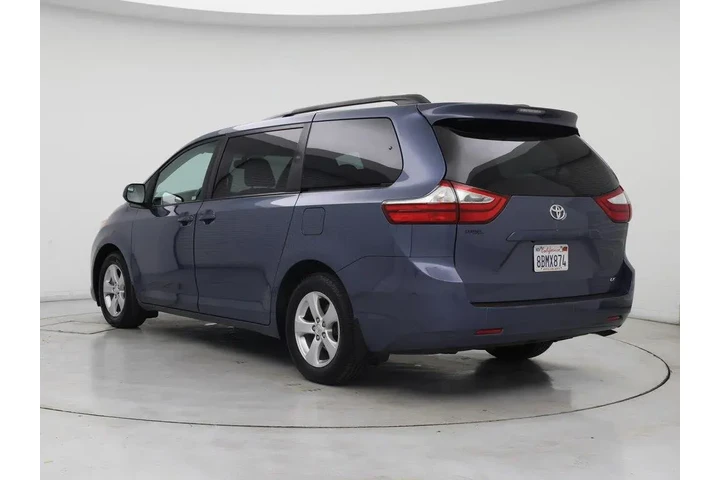 $26998 : Toyota Sienna 2017 LE 7-Pass image 2