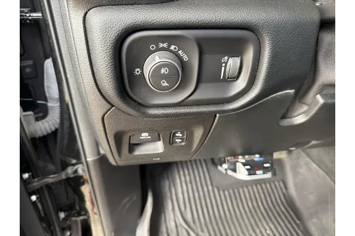 $31616 : Ram 1500 2021 4x4 Big Horn 4 image 4