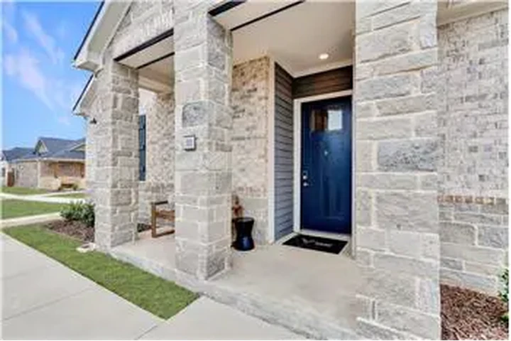 $1840 : Rental property with 2 bedro image 6