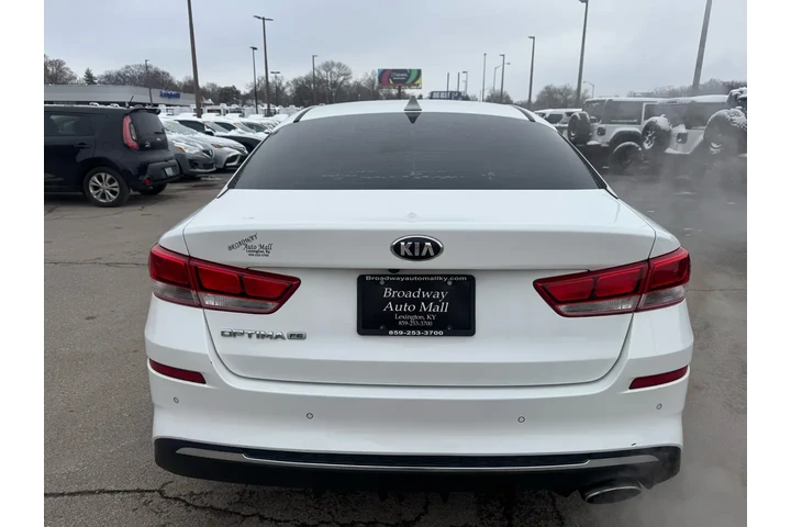 $9980 : 2019 Optima LX Auto image 3
