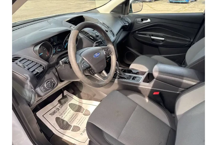 $9999 : 2018 Escape SE image 9