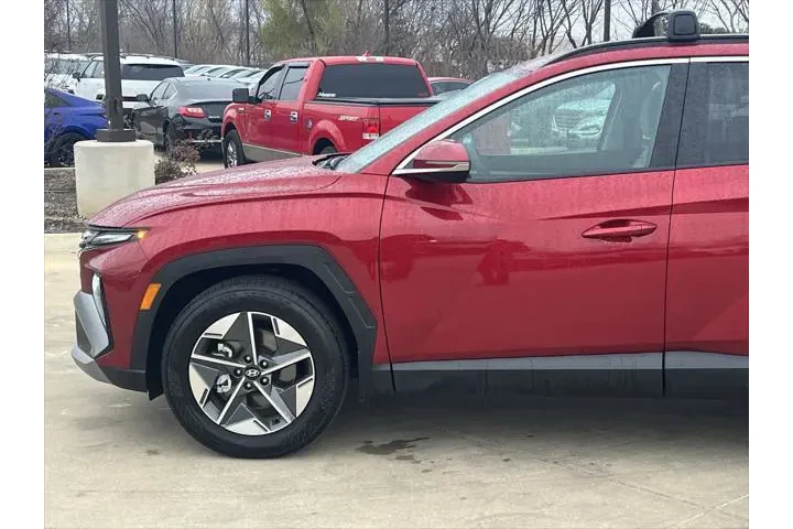 $27699 : Hyundai TUCSON 2025 SEL Conv image 7