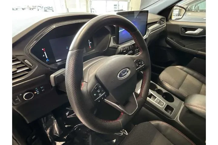 $26342 : Ford Escape 2024 AWD ST-Line image 9