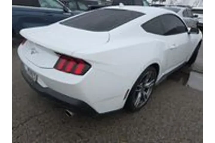 $28997 : Ford Mustang 2024 EcoBoost 2 image 2