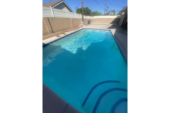 Pool services (albercas) image 2