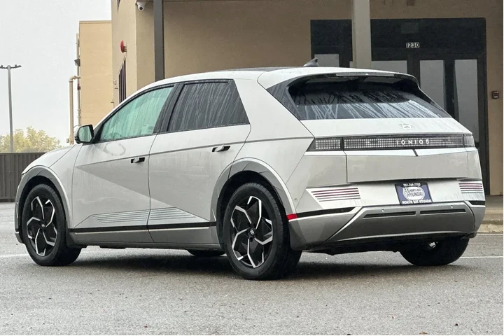 $32990 : Hyundai IONIQ 5 2024 Limited image 6