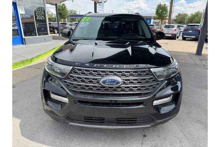 2022 Explorer XLT AWD image 2
