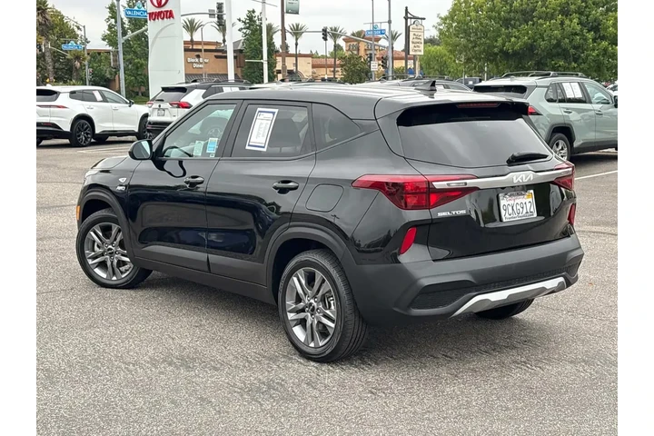 $18470 : Kia Seltos 2023 AWD LX 4dr S image 7