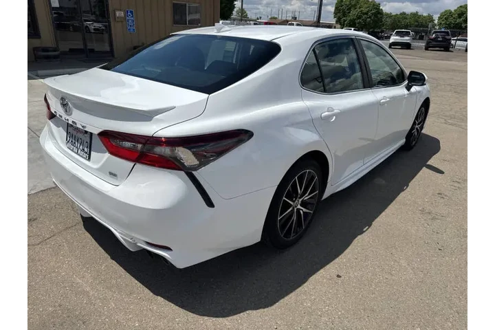 $18999 : 2021 Camry SE image 6