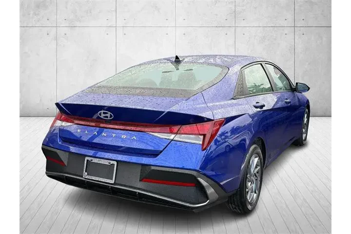 $18885 : Hyundai ELANTRA 2024 SEL 4dr image 5