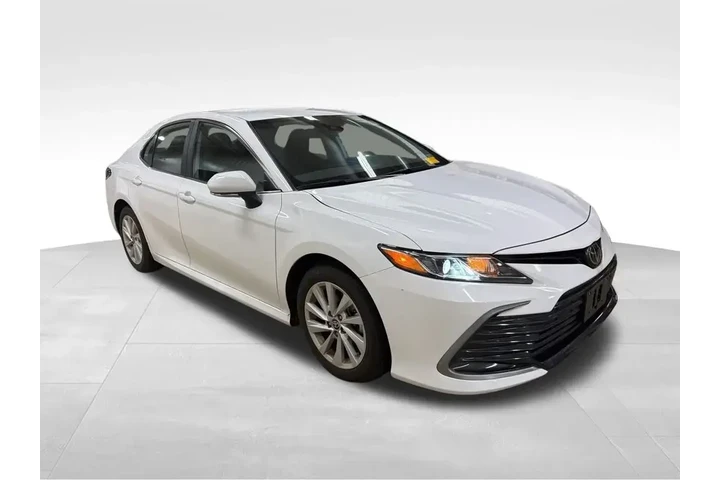 $24924 : Toyota Camry 2024 LE 4dr Sed image 6