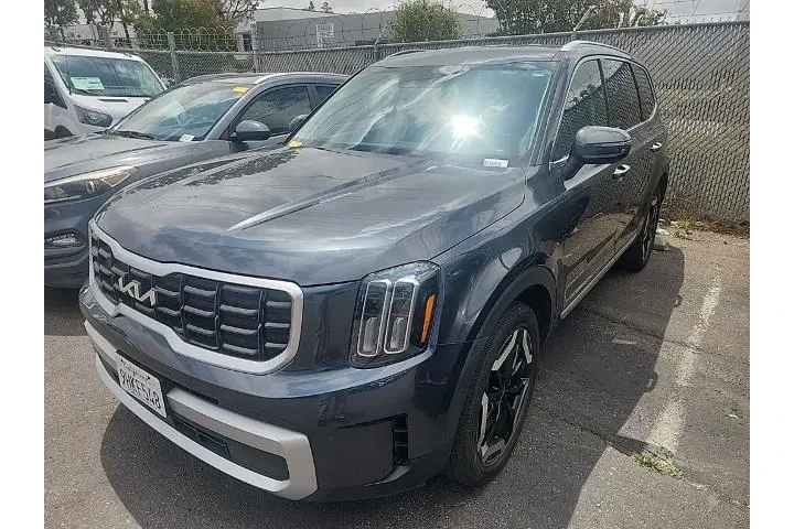 $31361 : Kia Telluride 2023 AWD S 4dr image 3