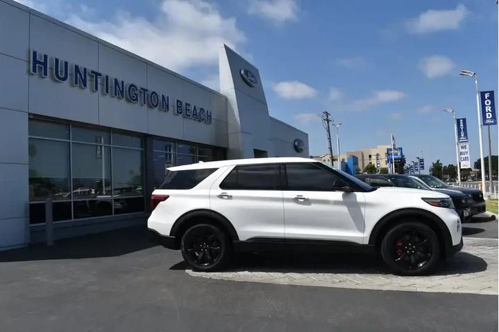 $45590 : Ford Explorer 2022 AWD ST 4d image 3