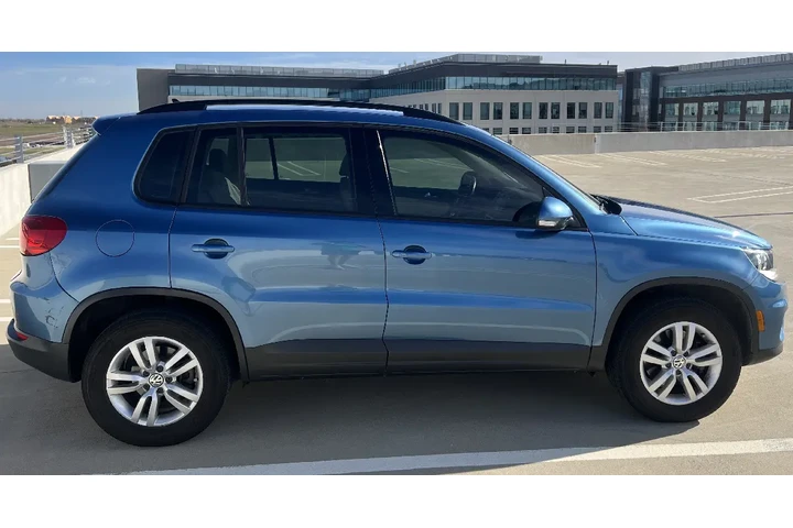 $5500 : 2017 Volkswagen Tiguan S image 4