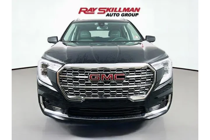 $29975 : GMC Terrain 2023 AWD Denali image 2