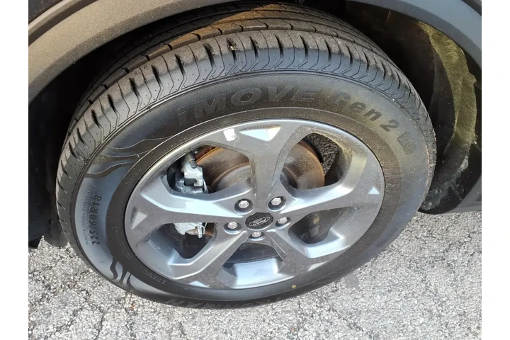 $27942 : Ford Escape 2025 ST-Line 4dr image 7