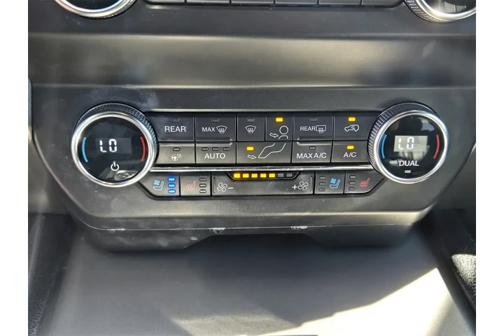 $31991 : Ford Expedition 2021 4x2 XLT image 4