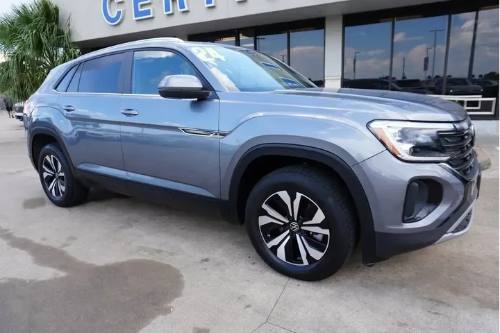 $29488 : Volkswagen Atlas Cross Sport image 1