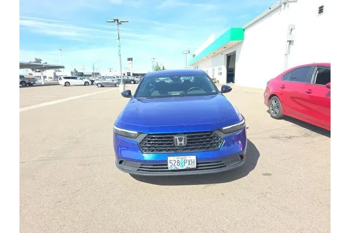 $29900 : Honda Accord Hybrid 2024 Spo image 2