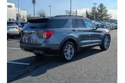 $27949 : Ford Explorer 2022 AWD XLT 4 thumbnail