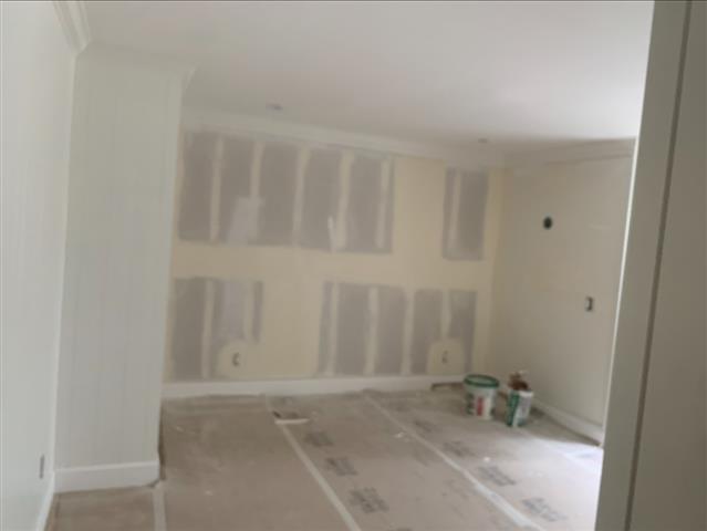 R DRYWALL CONSTRUCTION image 1
