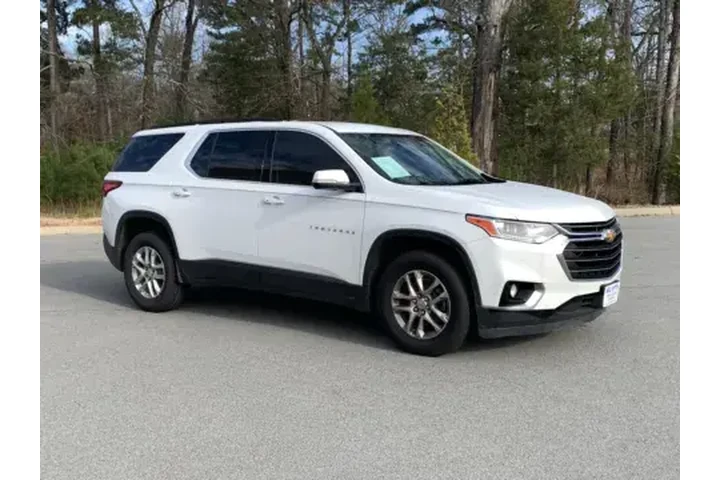 $23900 : 2019 Traverse LT image 2