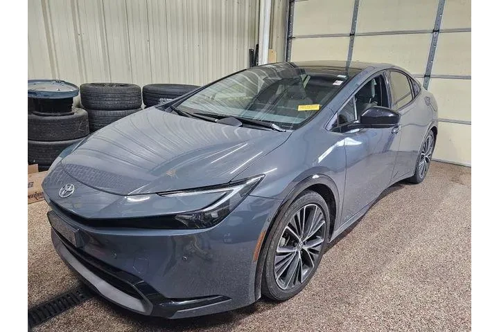 $29000 : Toyota Prius 2024 AWD Limite image 1