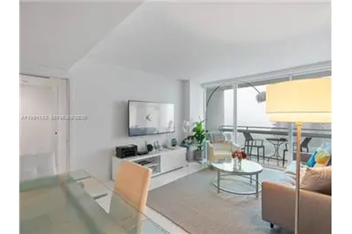 $6750 : Rental property with 1 bedro image 4