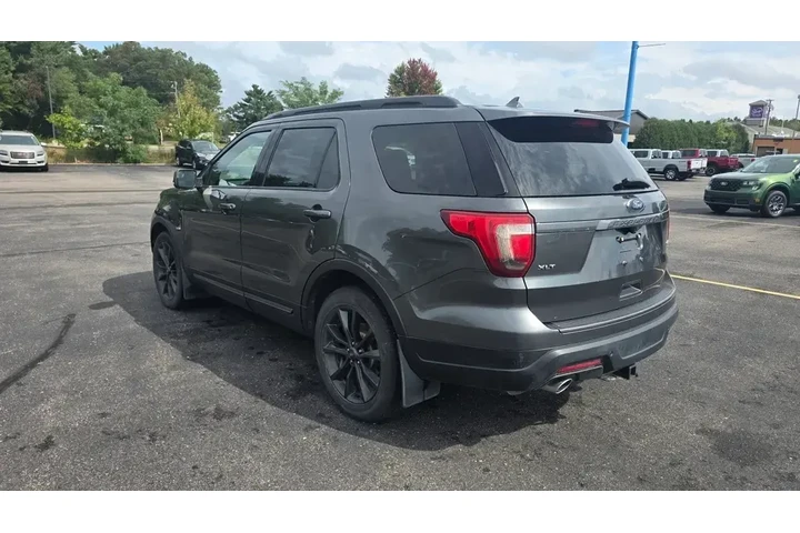 $12482 : Ford Explorer 2018 AWD XLT 4 image 2