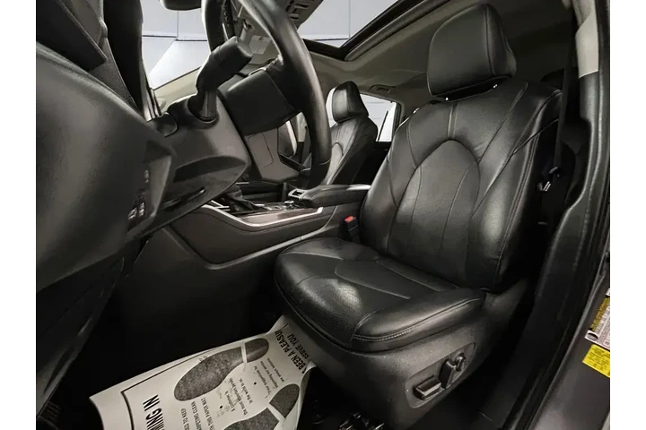 $37391 : Toyota Highlander 2024 AWD L image 8