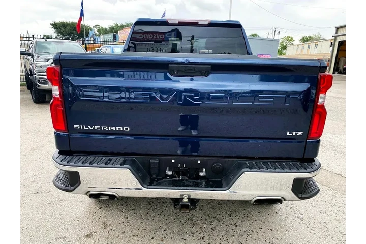 2023 Silverado 1500 LTZ Crew image 5