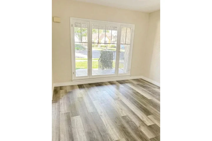 $1350 : Santa Ana - Home Available image 8
