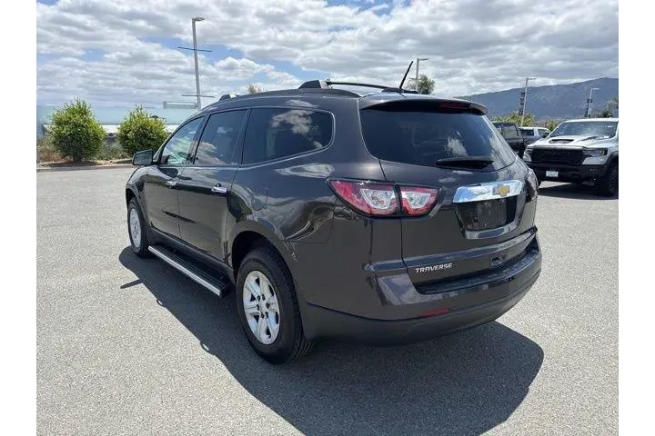 $13898 : Chevrolet Traverse 2017 LS 4 image 4