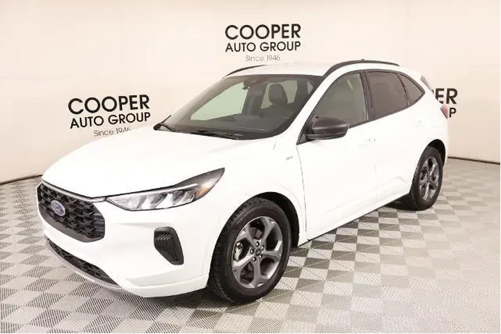 $19383 : Ford Escape 2023 ST-Line 4dr image 10