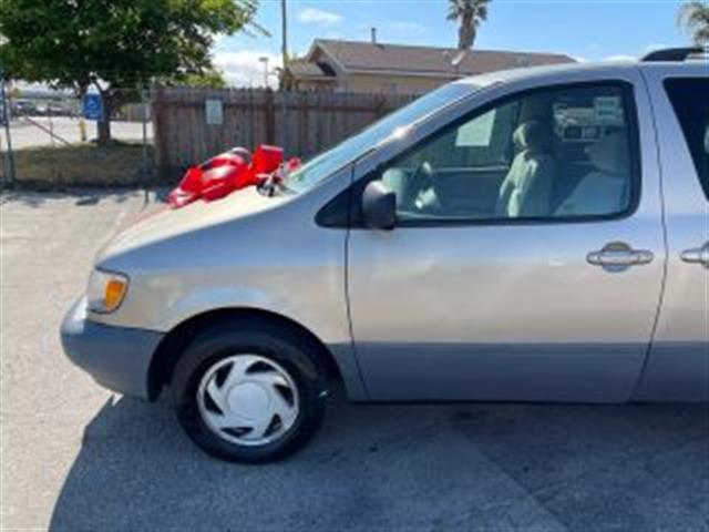 $3995 : 2000 TOYOTA SIENNA2000 TOYOTA image 5