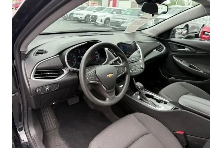 $17995 : Chevrolet Malibu 2023 LT 4dr image 10