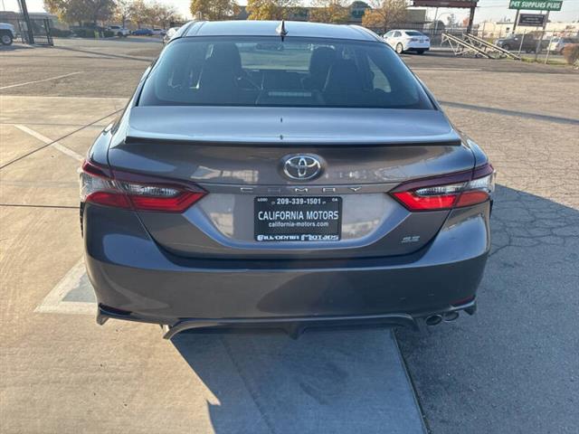 $23999 : 2021 Camry SE image 5