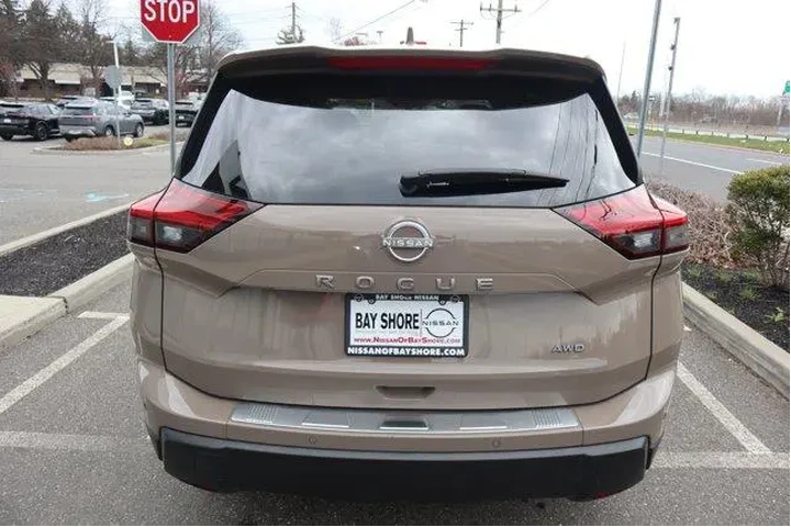 $23114 : Nissan Rogue 2025 AWD SV 4dr image 7