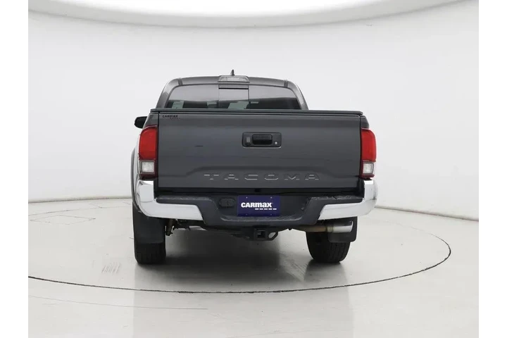 $30998 : Toyota Tacoma 2018 4x4 TRD P image 6