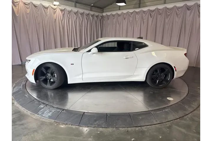 $12970 : Chevrolet Camaro 2017 LT 2dr image 8