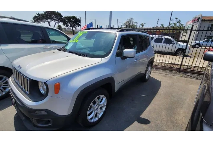 $12995 : 2017 Renegade Latitude image 2